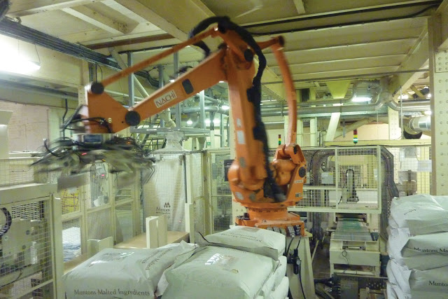 Robotic Palletiser boosts Bagging Line Productivity